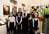 Святіший Патріарх Кирил і міністр культури РФ В.Р. Мединський взяли участь у відкритті виставки «Нагороди Руської Православної Церкви»
