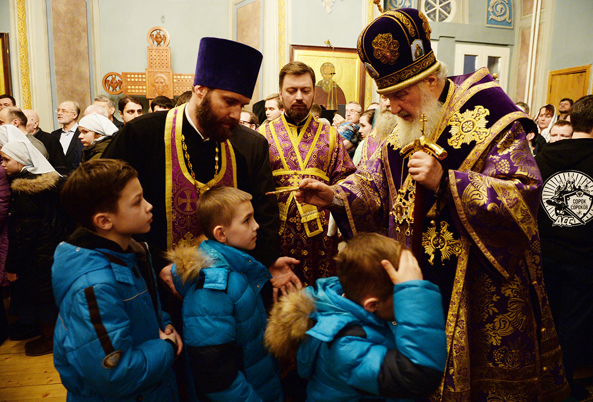 Патриаршее служение в канун Недели Торжества Православия в Заиконоспасском ставропигиальном монастыре