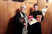 Приход Николо-Архангельского храма в Балашихе получил комплект книг в подарок от Издательского Совета