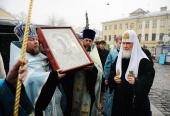 Sanctitatea Sa Patriarhul Chiril a săvârșit Utrenia cu citirea Acatistului Preasfintei Născătoare de Dumnezeu în catedrala episcopală „Arătarea Domnului”, or. Moscova