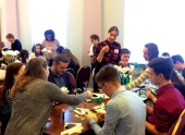 Школьники из Санкт-Петербурга приняли участие в подготовке церковной благотворительной акции «Белый цветок»