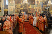 În ziua de Luni din Săptămâna Luminată Întâistătătorul Bisericii Ortodoxe Ruse a săvârșit Dumnezeiasca Liturghie în catedrala „Adormirea Maicii Domnului” din Kremlin, or. Moscova