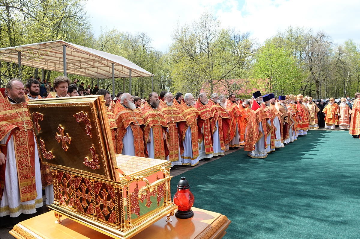 Патриаршее служение на Бутовском полигоне в праздник Собора новомучеников, в Бутове пострадавших
