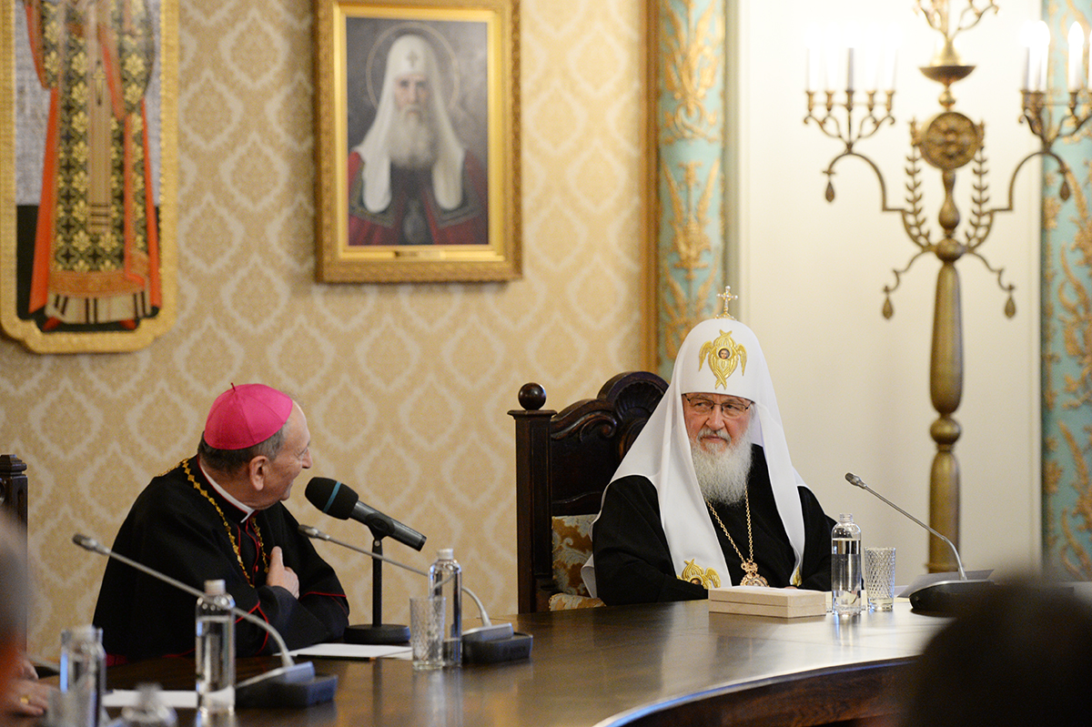 Встреча Святейшего Патриарха Кирилла с итальянской делегацией, сопровождающей мощи святителя Николая