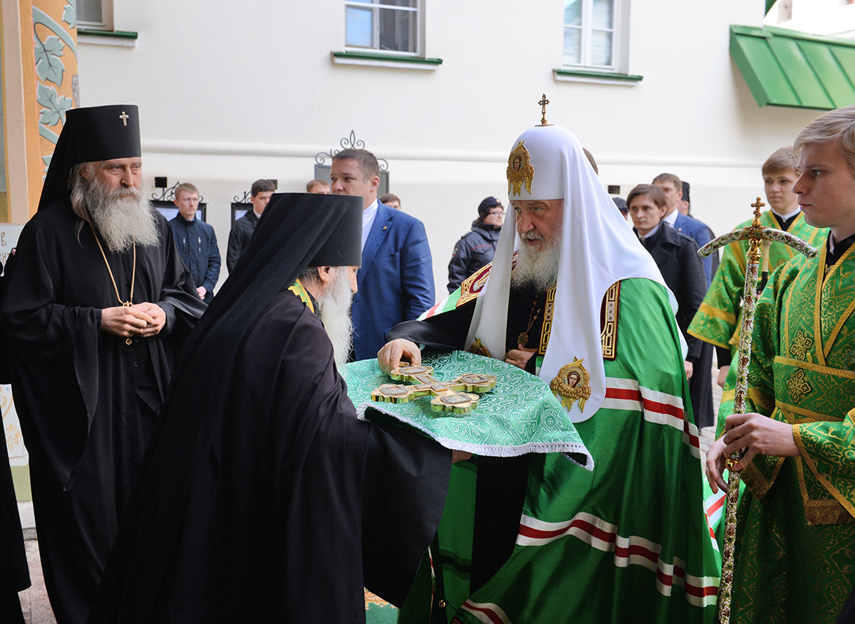 Патриаршее служение в канун праздника Святой Троицы в Троице-Сергиевой лавре