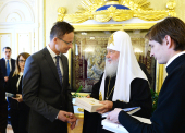 Святейший Патриарх Кирилл встретился с министром внешнеэкономических связей и иностранных дел Венгрии Петером Сийярто