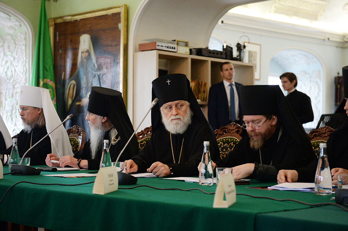 Sosirea Sanctității Sale Patriarhul Chiril în Lavra „Sfânta Treime” a Cuviosului Serghie. Ședința prezidiului Adunării Intersobornicești