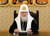 Святейший Патриарх Кирилл призвал старшее поколение становиться друзьями молодым людям