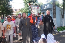 В Волынской епархии встретили международный крестный ход к Почаевской лавре