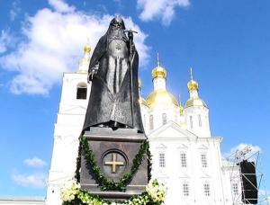 Предстоятель Русской Церкви освятил памятник Патриарху Сергию (Страгородскому) в Арзамасе