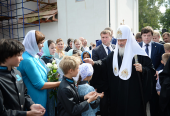 Визит Святейшего Патриарха Кирилла в Выборгскую епархию начался с посещения Никольского храма в поселке Рощино