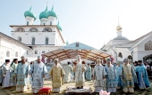 Патриарший наместник Московской епархии возглавил торжества по случаю 30-летия возрождения Толгского монастыря