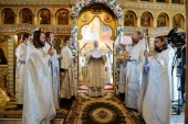Предстоятель Руської Церкви звершив Літургію в Олександро-Невському соборі Кургану