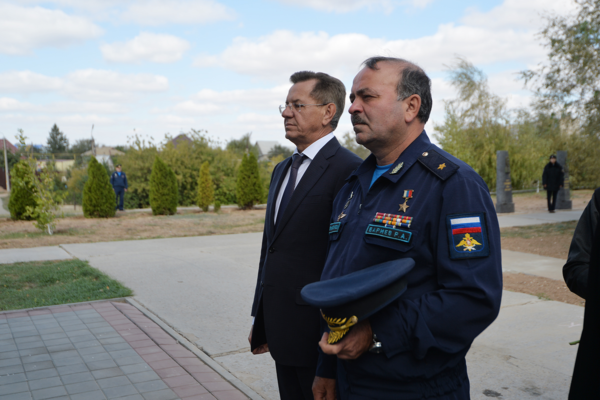 Патриарший визит в Астраханскую митрополию. Посещение мемориала памяти летчиков-испытателей в Ахтубинске