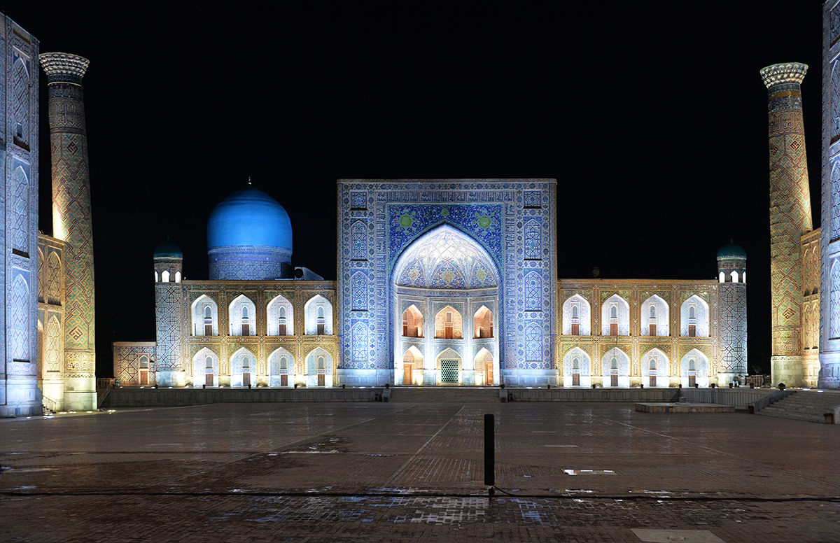 Посещение площади Регистан