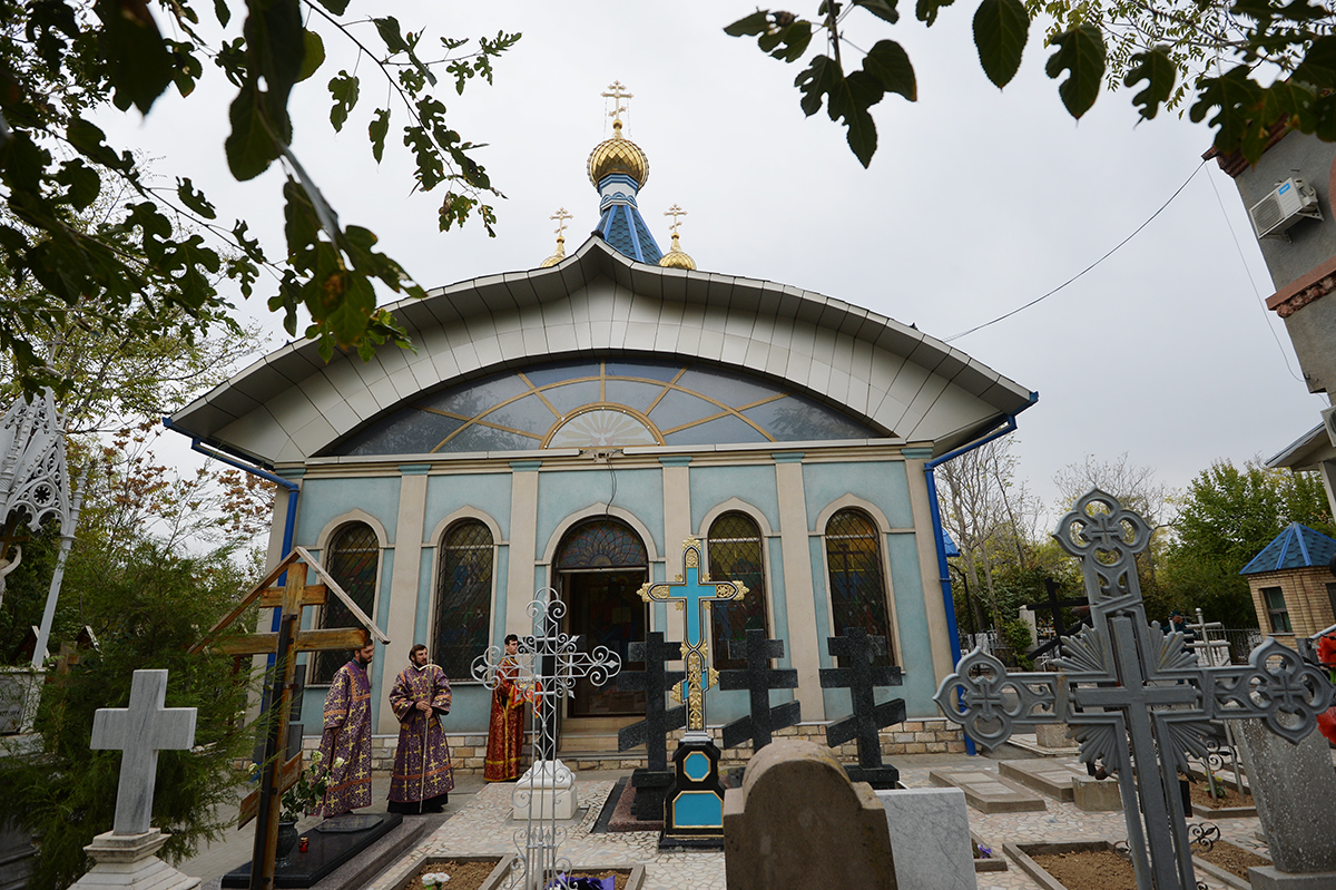 Патриарший визит в Ташкентскую епархию. Посещение Боткинского кладбища Ташкента