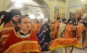 Mitropolitul de Volokolamsk Ilarion a săvârșit Dumnezeiasca Liturghie de sărbătoarea hramului la metocul Patriarhal „Sfinții Mucenici Mihail și Teodor de Cernigov” din Moscova