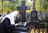 Патриарший визит в Санкт-Петербургскую митрополию. Посещение Большеохтинского кладбища