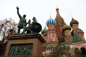 De Ziua unității poporului Președintele Rusiei V.V. Putin și Sanctitatea Sa Patriarhul Chiril au depus flori la monumentul lui Cuzma Minin și Dmitry Pojarskiy din Piața Roșie