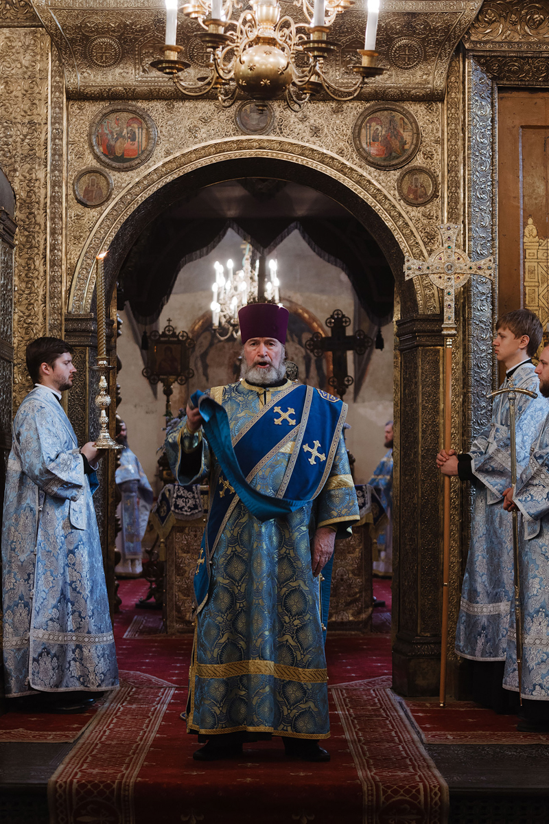 Slujirea Patriarhului de sărbătoarea Icoanei Maicii Domnului de Kazan în catedrala „Adormirea Maicii Domnului” din Kremlin, or. Moscova