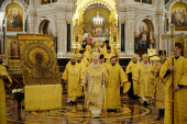 Патриаршее служение в канун дня памяти святителя Николая Чудотворца в Храме Христа Спасителя в Москве