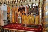 В день памяти святителя Петра Московского Святейший Патриарх Кирилл совершил Литургию в Успенском соборе Кремля