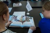 В Красноярске представили Евангелие для детей на долганском и русском языках