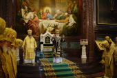 Slujirea Patriarhului la cea de-a noua aniversare de la intronizare în catedrala „Hristos Mântuitorul” din Moscova