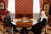 Președintele Guvernului Federației Ruse D.A. Medvedev l-a felicitat pe Sanctitatea Sa Patriarhul Chiril cu prilejul aniversării intronizării