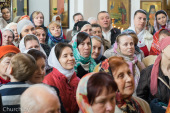 В Неделю 2-ю по Пасхе Патриарший экзарх всея Беларуси совершил Литургию в Воскресенском храме Минска