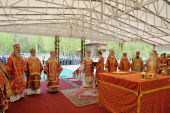 Slujirea Patriarhului în poligonul din Butovo de sărbătoarea Soborului Sfinților Noilor Mucenici care la Butovo au pătimit