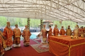 В праздник Собора новомучеников, в Бутове пострадавших, Святейший Патриарх Кирилл совершил Литургию на Бутовском полигоне