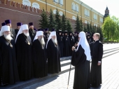 Sanctitatea Sa Patriarhul Chiril a depus o coroană de flori la mormântul Ostașului Necunoscut lângă zidul Kremlinului