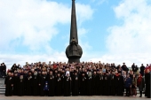 У День Перемоги митрополит Астанайський Олександр поклав вінок до меморіалу «Батьківщина-Мати» в столиці Казахстану