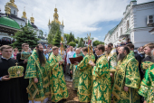 Slujba dumnezeiască praznicală de ziua pomenirii Sfântului Cuvios Teodosie de la Pecerska a fost săvârșită în Lavra Pecerska din Kiev