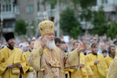 Святіший Патріарх Кирил звершив Літургію на площі кафедрального собору в Череповці
