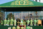 Sanctitatea Sa Patriarhul Chiril a săvârșit Dumnezeiasca Liturghie în piața catedralei kremlinului din Vologda