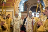 Întâistătătorul Bisericii Ortodoxe din Ucraina i-a pomenit în rugăciuni pe Sfinții mai marii Apostoli Petru și Pavel în Lavra Pecerska din Kiev
