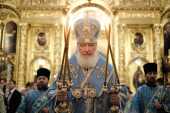 В канун праздника Казанской иконы Божией Матери Святейший Патриарх Кирилл совершил всенощное бдение в Богоявленском кафедральном соборе г. Москвы