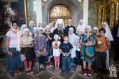 Блаженнейший митрополит Онуфрий встретился с детьми-сиротами