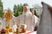 Vizita Patriarhului la Eparhia de Kotlass. Dumnezeiasca Liturghie în piața centrală din Kotlass
