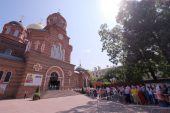 În prima zi de aflare în Krasnodar a moaștelor Sfântului Ierarh Spiridon al Trimitundei sfântului odor i s-au închinat peste opt mii de credincioși
