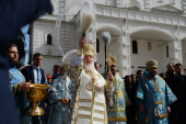 Slujirea Patriarhului de sărbătoarea Adormirii Preasfintei Născătoare de Dumnezeu în catedrala „Adormirea Maicii Domnului” din Kremlin, or. Moscova