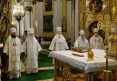 Vizita Patriarhului la Sankt-Petersburg. Dumnezeiasca Liturghie in Lavra Sfantului Alexandru Nevski in ziua celei de-a 40 aniversări de la decesul mitropolitului Nicodim (Rotov)
