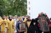 Președintele Departamentului Sinodal pentru mănăstiri și monahism a condus solemnitățile cu prilejul hramului la Mănăsirea stavropighială „Sfânta Treime - Sfântul Alexandru Nevski” din satul Akatovo, regiunea Moscova