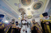Vizita Patriarhului la Mitropolia de Kuban. Utrenia la priveghere în ajunul sărbătorii Înălțării Crucii Domnului în catedrala „Sfântul Ierarh Nicolae Făcătorul de minuni” din Eysk
