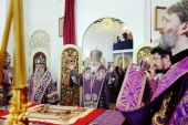 В праздник Воздвижения Креста Господня Предстоятель Русской Церкви совершил Литургию в Никольском кафедральном соборе Армавира