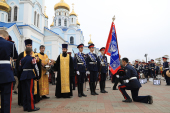 У Покровского собора Шахтинской епархии состоялась церемония освящения нового знамени казачьего кадетского корпуса