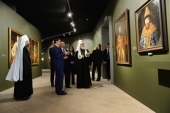 Президент России В.В. Путин и Святейший Патриарх Кирилл посетили выставку «Сокровища музеев России» в Москве