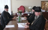 Consiliile arhierești ale mitropoliilor de Altay și de Kursk și Consiliul eparhial al Eparhiei de Kamceatka au sprijinit hotărârea Sfântului Sinod cu privire la imposibilitatea aflării în continuare în comunitate euharistică cu Patriarhia Constantinopolului